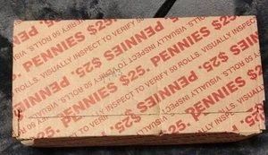 Bankbox mit Pennies - nicht gesucht nach Weizen, Kupfer, Fehlern und Sorten. - Bild 1 von 2