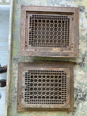 Rejillas grandes de hierro fundido Foto 1 de 2