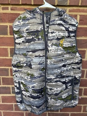 Browning Primaloft Auric Camoflauge Hooded Zippered Vest Size Large - Image 1 of 4