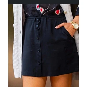 Neu mit Etikett 109 $ AUSVERKAUFT Cabi Lyric Skort #6638 schwarz M Baumwolle Polyester ~ Frühling 2022 - Bild 1 von 3
