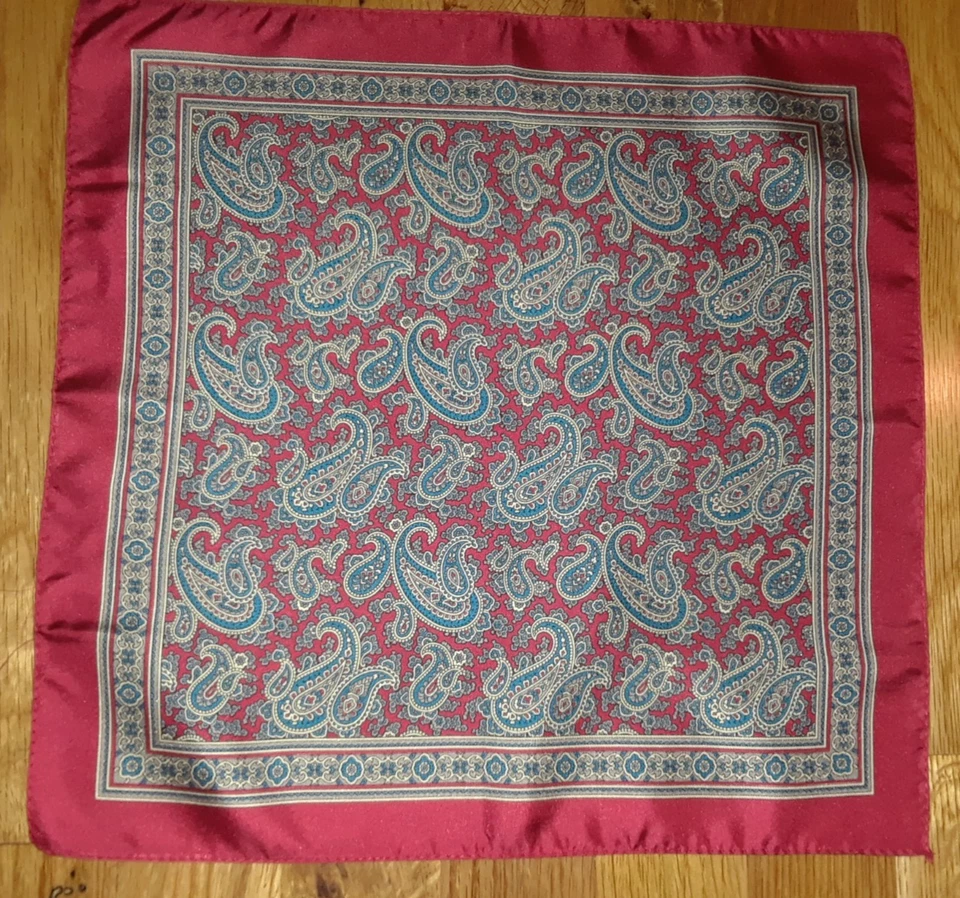 Cuadrado de bolsillo rojo azul cachemir 100 % seda 13" Foto 1 de 2