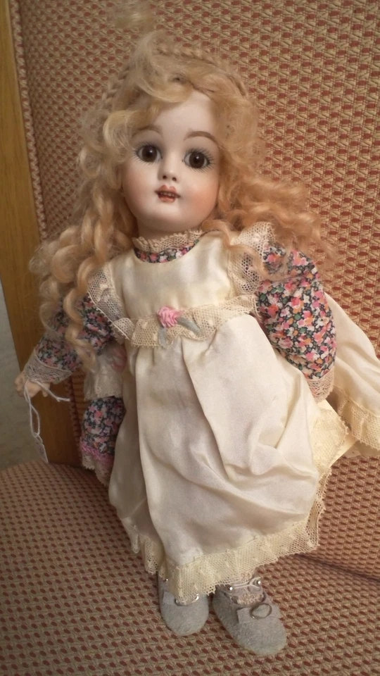 11" Bisque Artist Violet Kay Repro French Antique Doll, fully jointed circa 1990 - Image 1 of 4