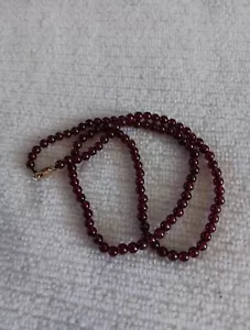 Collana in oro giallo 10 kt con perline cabochon rotonde e perline granato vero 18" - Foto 1 di 6
