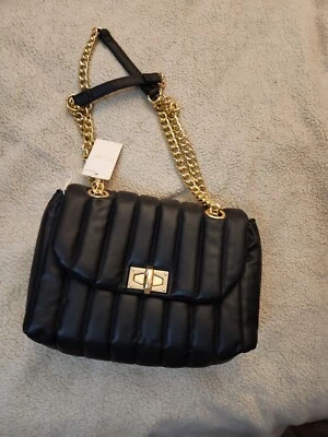 Bolso de hombro cruzado Primark para dama con cadena dorada, acolchado, mediano, negro. Nuevo con etiquetas.  Foto 1 de 4