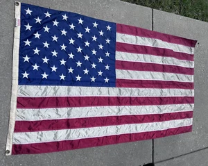 Valley Forge Perma-Nyl Bandera Americana 5x3 pies Estrellas Bordadas Hechas en EE. UU. Nylon - Imagen 1 de 5