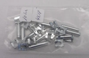 Festo Achsbolzen 4x18 mm mit Sicherungsclip - Bild 1 von 3