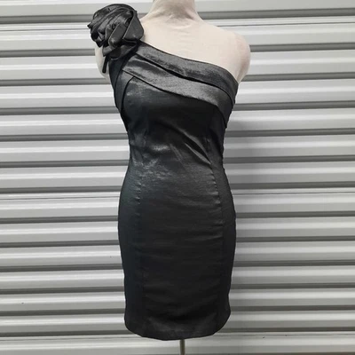 Vestido Mystic Junior Talla Pequeña Gris Metálico Un Hombro Bodycon Baile de graduación Fiesta Foto 1 de 4