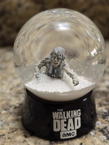 The Walking Dead - Walker Wonderland Snow Globe 4" Desktop Paperweight NEW  - Picture 1 of 4
