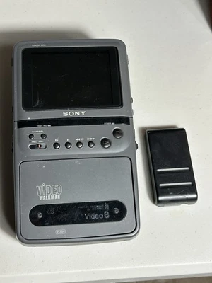 VTG SONY GV-200 HANDHELD WIRELESS VIDEO 8 WALKMAN TV RECORDER . NOT TESTED - Image 1 of 4