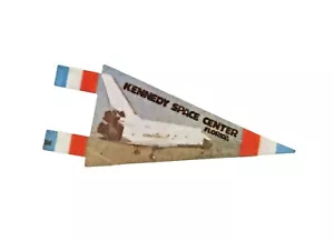 Vintage Kennedy Space Center Wimpel / Banner Souvenir Florida Shuttle Wandbehang - Bild 1 von 5