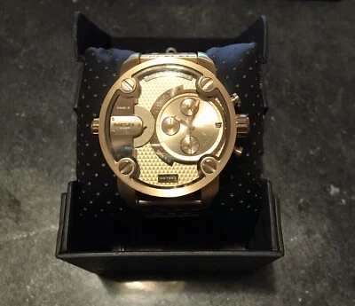 Relógio masculino Diesel DZ7287 Little Daddy XL cronógrafo grande ouro aço inoxidável - Imagem 1 de 3