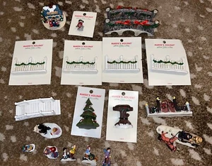 Weihnachtsfiguren - Marke ist "Makers Holiday - Little Falls Village - Bild 1 von 12
