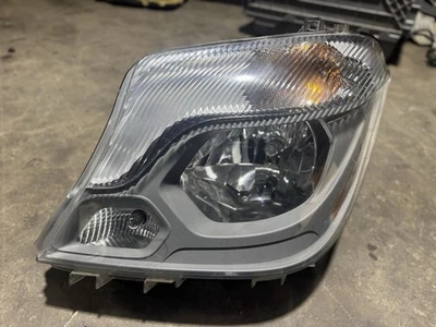 Faro halógeno izquierdo/conductor Mercedes Benz Sprinter 2500 2014-2018 A9068202861 Foto 1 de 4