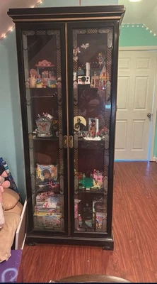 AMERICAN OF MARTINSVILLE CHINA CABINET - Image 1 of 4