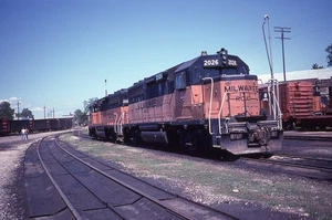 AD Slide originale MILW Milwaukee Road GP40 #2026+1 - La Crosse WI 1982 - Foto 1 di 1
