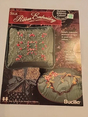 Cinta de seda Bucilla bordada cintas navideñas en abundancia con hierro en transferencias  Foto 1 de 2