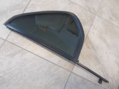 Isuzu Rodeo SUV Ventana fija Vidrio LH Puerta lateral del conductor 00 01 02 03 Usado OEM Foto 1 de 2