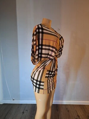  Vestido mini curvilíneo talla pequeña  Foto 1 de 4