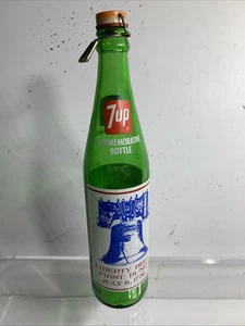 1976 7up Commemorative Soda Bottle Vintage Bicentennial 1776-1976 Liberty Bell - Picture 1 of 18
