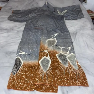 Vintage Handmade Japanese Silk Kimono Grey Crane Decoration Full Length - Picture 1 of 7