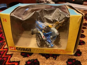 *CHECK DESCRIPTION* Corgi 74 Ford 5000 Super Major Tractor with Hydraulic Scoop  - Picture 1 of 2