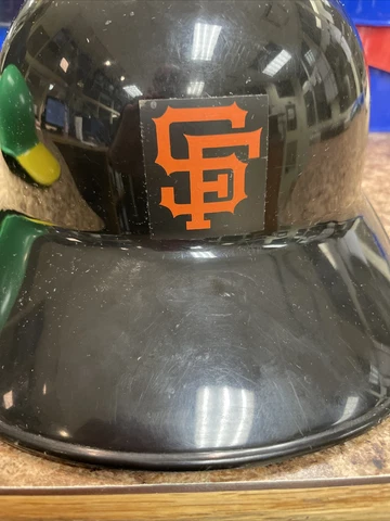 VTG San Fransisco Giants 1969 plastic batting helmet collectible Laich  Company Cover