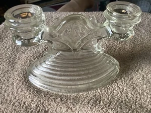 CANDELABRO DE CRISTAL VINTAGE, TIENE CAPACIDAD PARA 2 VELAS - Imagen 1 de 2