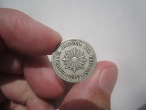 1909 URUGUAY 2 CENTESIMOS - Picture 1 of 2