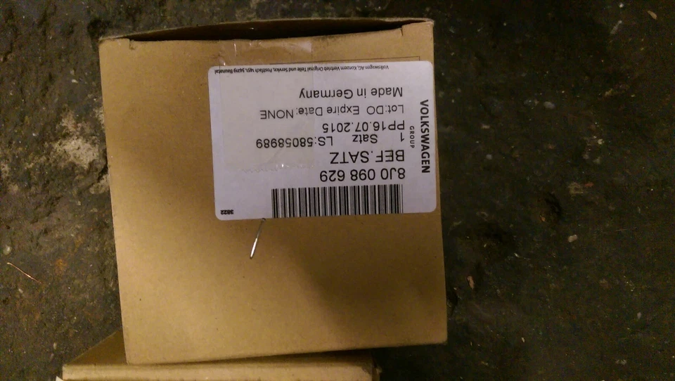 Audi Teilesatz TT 8J0098629 Befestigungssatz Radhausschale - Bild 1 von 1