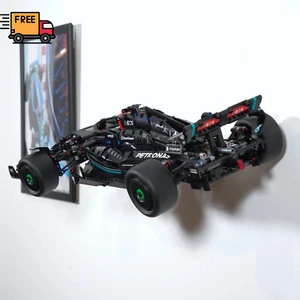 Supporto a parete offset per Mercedes AMG F1 W14 E 42171 (sinistra o destra) - Foto 1 di 6