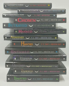 13 House of Night Novels & Novellas by P.C. Cast & Kristin Cast Book Lot TPB/HB - Bild 1 von 19