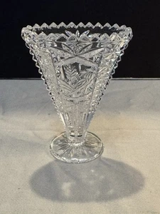 HOFBAUER - Byrde, V-förmige Kristallvase mit Fuß und Vogelknospenvase - Bild 1 von 8