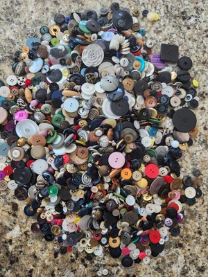 Vintage Buttons 5 Pounds NO JUNK JUST BUTTONS  Mixed Lot  - Image 1 of 4