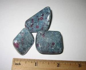 3 TUMBLED POLISHED 1"- 1.5" KYANITE & RUBY CRYSTAL STONES FROM INDIA ~ 84.5g *2 - Picture 1 of 7