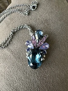 16” PINK & GREEN SORRELLI RHINESTONE PENDANT ON CHAIN NECKLACE -COSTUME JEWELRY - Picture 1 of 2