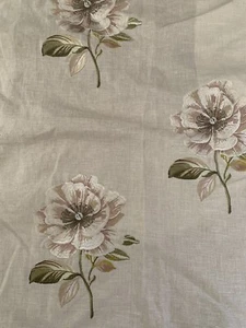 Colefax Style Embroidered Linen Floral Pink Natural Material Fabric Remnant - Picture 1 of 7