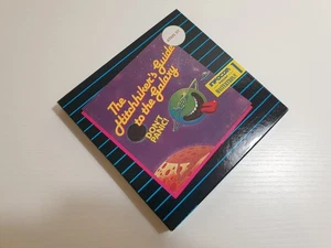 The Hitchhiker's Guide To The Galaxy - Mastertronic - Atari ST 🟩 - Picture 1 of 11