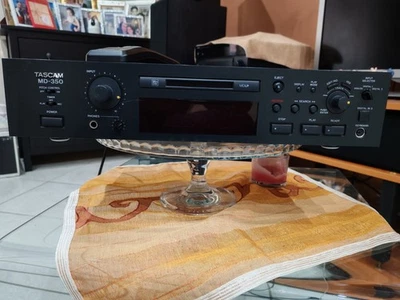 ✅TASCAM MD-350 - LETTORE/REGISTRATORE MINIDIDC + 46 Minidisc Con Contenitori - Imagen 1 de 4