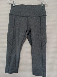 NWT Womans Capri Leggings Scotchgard Moisture Wicking Pockets Gray Size Small - Picture 1 of 10