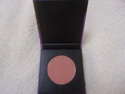 Sugar Cosmetics • Mini rubor Contour De Force (01/pico melocotón) • 0,14 oz (4 g) Foto 1 de 2