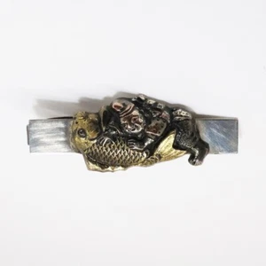 Vintage Japanese Sterling Silver Shakudo Menuki Tie Clip with Man Catching Carp - Picture 1 of 4