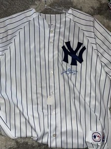 Johnny Damon Signed NY Yankees Majestic No Back - Picture 1 of 3