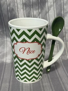 Tazza da caffè Chevron a righe verdi tazza da tè 16 once "BELLA" tazza natalizia con cucchiaio - Foto 1 di 3