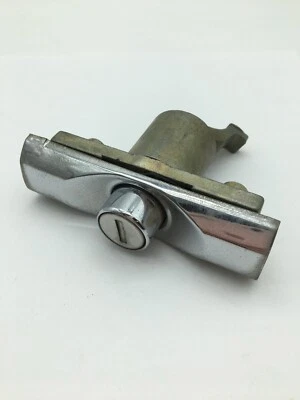 Mercedes Benz 240D 1974 maletero diésel botón trasero liberación OEM usado Foto 1 de 4