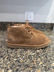 Botas chukka UGG para mujer icónicas Neumel castaño zapatos 1094269 talla 5 - Imagen 1 de 10