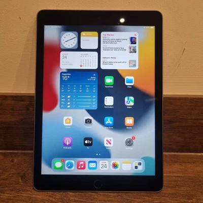 Apple iPad Air 2 64GB Wi-Fi 9.7in Silver Tablet iOS 15 - Image 1 of 4