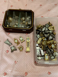 Colección de relojes en miniatura