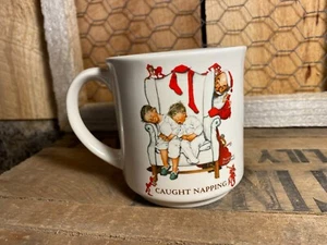 Vintage 1987 Hallmark Norman Rockwell ""Caught Napping"" Weihnachtskaffeetasse - Bild 1 von 4