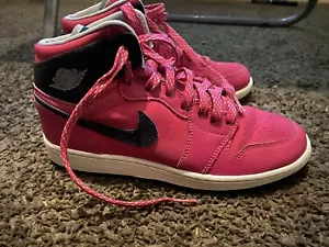 Air Jordan 1 Retro 'Vivid Pink' 332148 609, Size 6Y(7Women’s)🔥🔥Great Condition - Picture 1 of 10