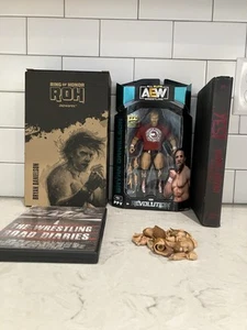 Bryan Danielson Buch, DVD, Actionfigur und Futter WAHNSINN!!!! - Bild 1 von 12